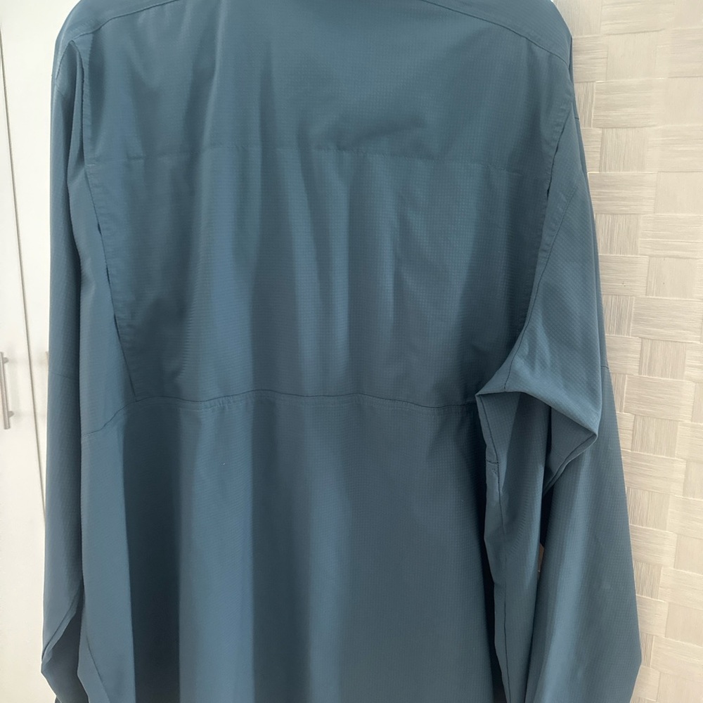 Columbia Omni-shade long-sleeved shirt